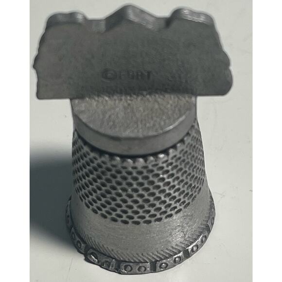 Pewter Thimble Graceland Souvenir Collectible Fort Elvis Presley - Picture 2 of 2